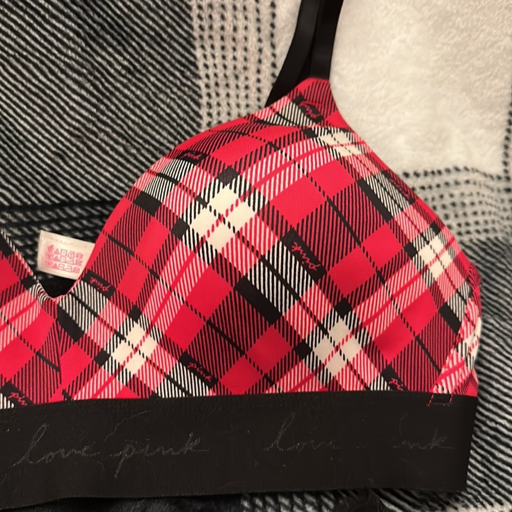 Victoria’s Secret PINK lightly lined wireless bra set red/black Christmas plaid - Picture 2 of 8